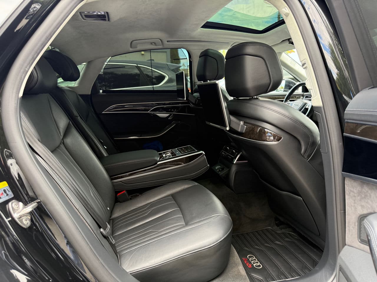 Audi A8 2018 — Миниатюра 18