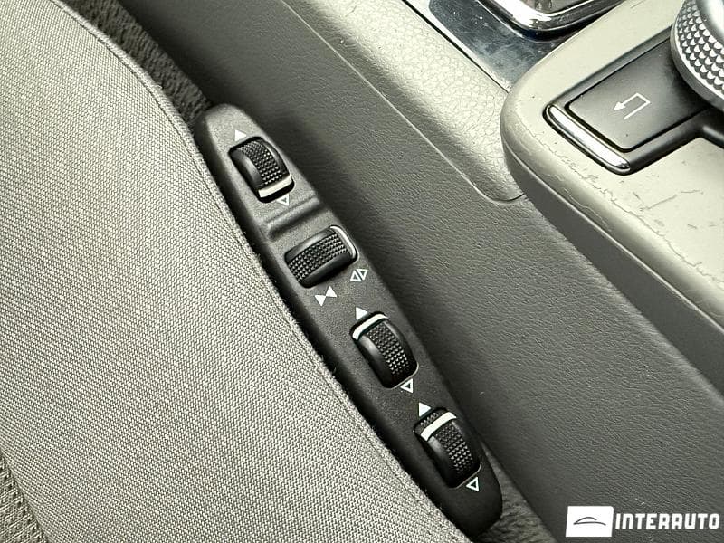 Mercedes C 200 2008 — Миниатюра 15