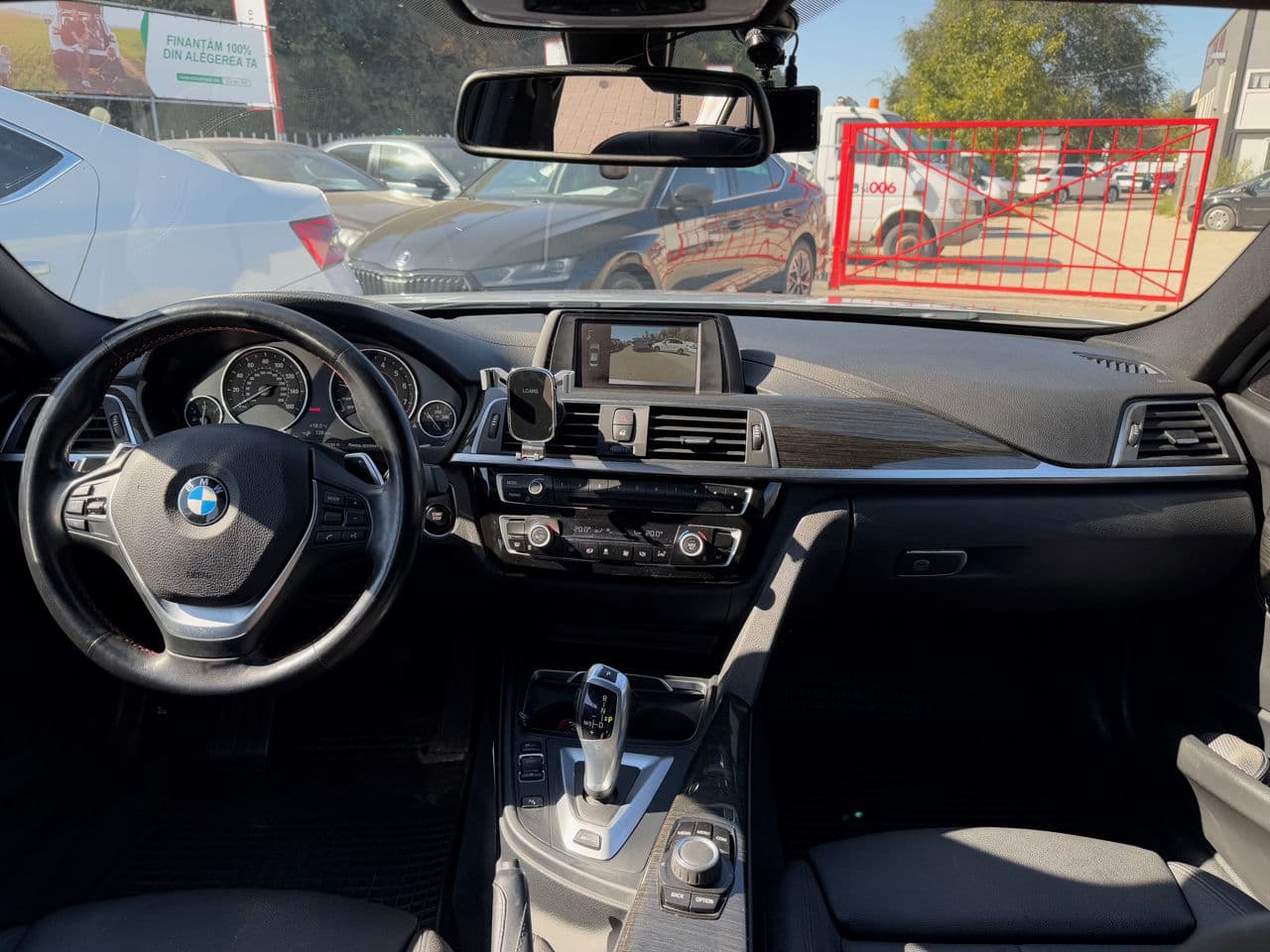 BMW 330E 2017 — Миниатюра 8
