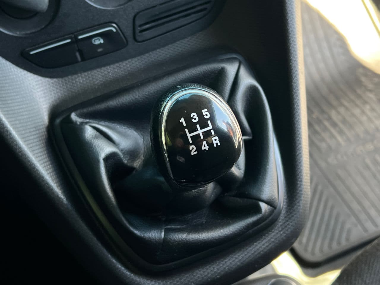 Ford Transit Connect 2015 — Миниатюра 13