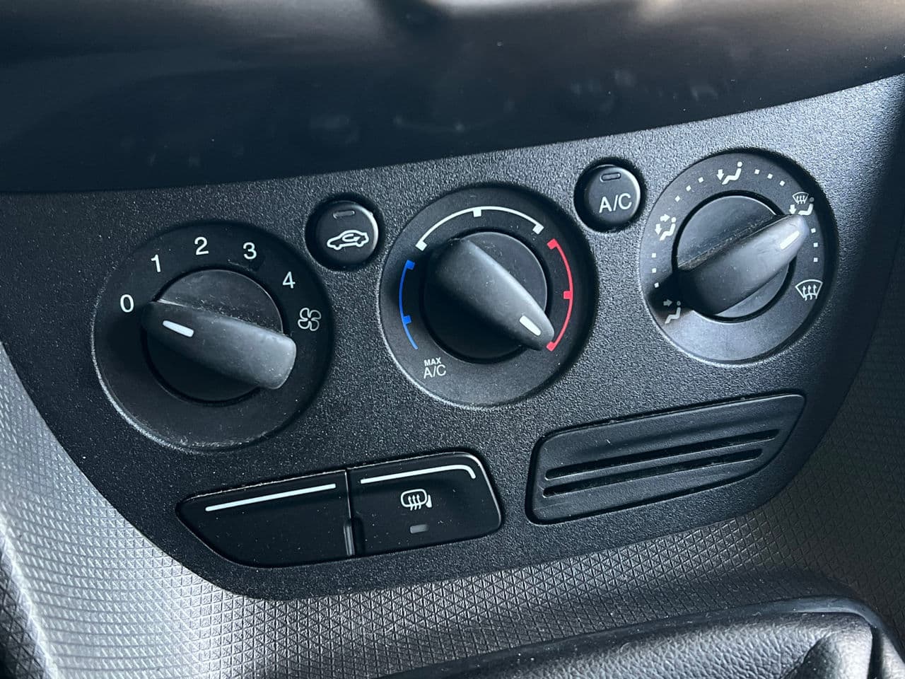 Ford Transit Connect 2015 — Миниатюра 12