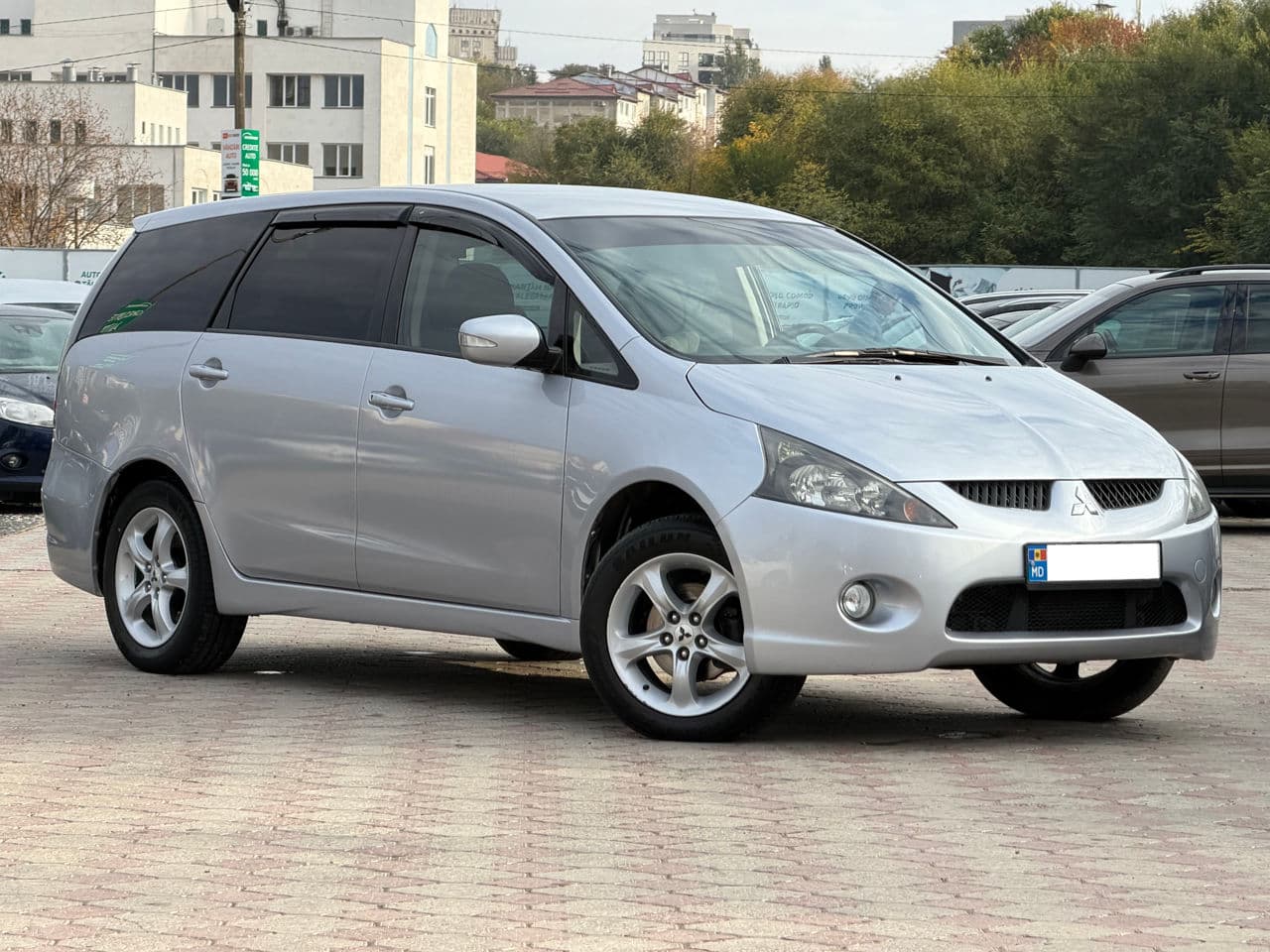Mitsubishi Grandis 2005 — Миниатюра 4