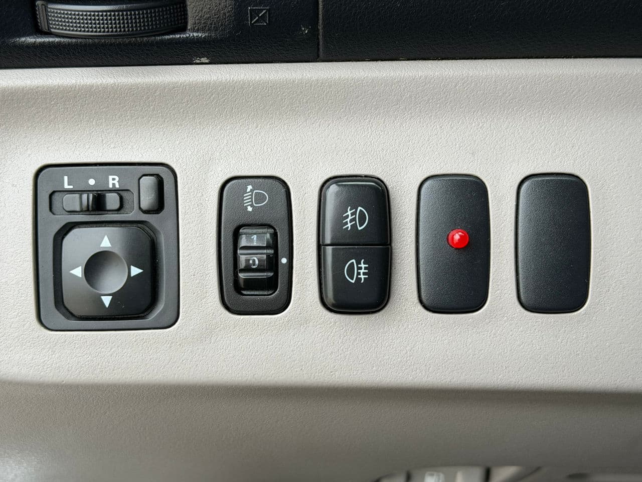 Mitsubishi Grandis 2005 — Миниатюра 9
