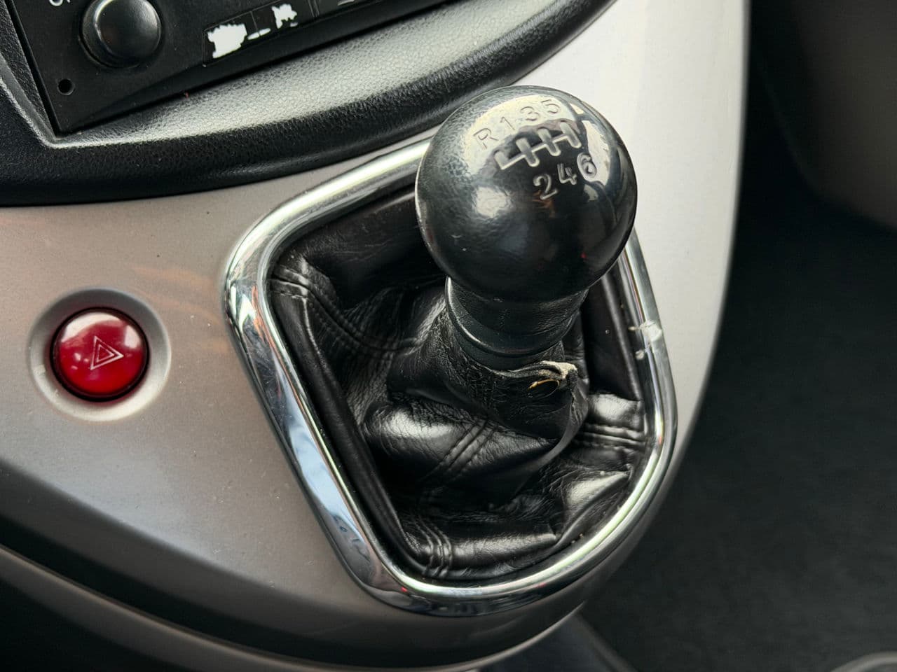 Mitsubishi Grandis 2005 — Миниатюра 13