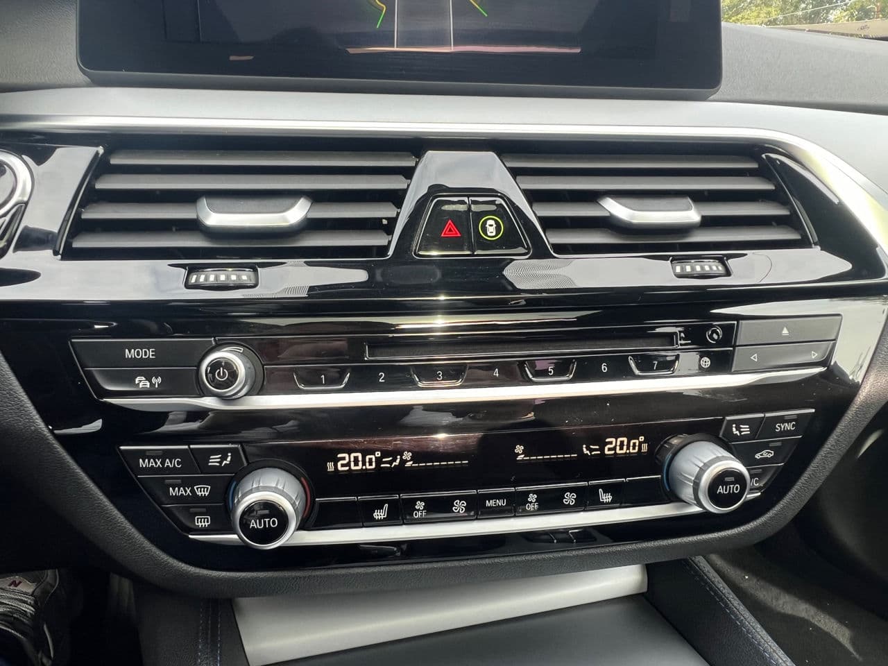 BMW 520 2017 — Миниатюра 11
