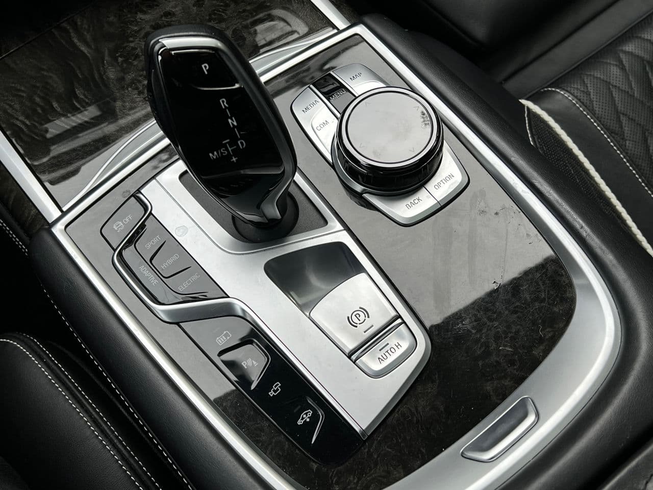 BMW 745e 2019 — Миниатюра 16