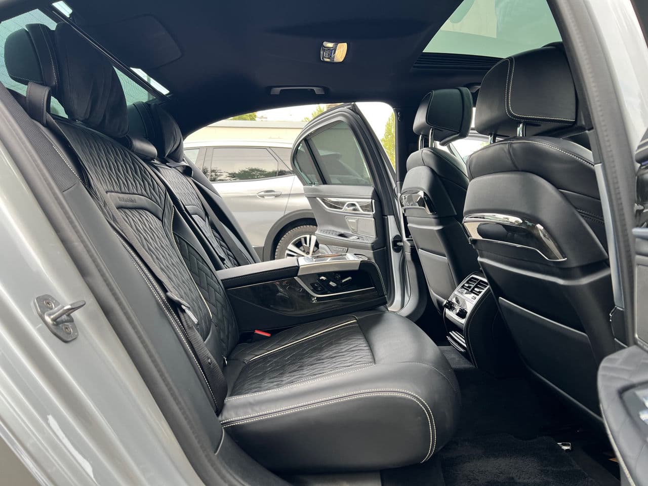 BMW 745e 2019 — Миниатюра 18