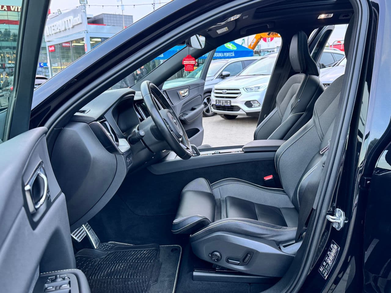 Volvo XC 60 2019 — Миниатюра 5