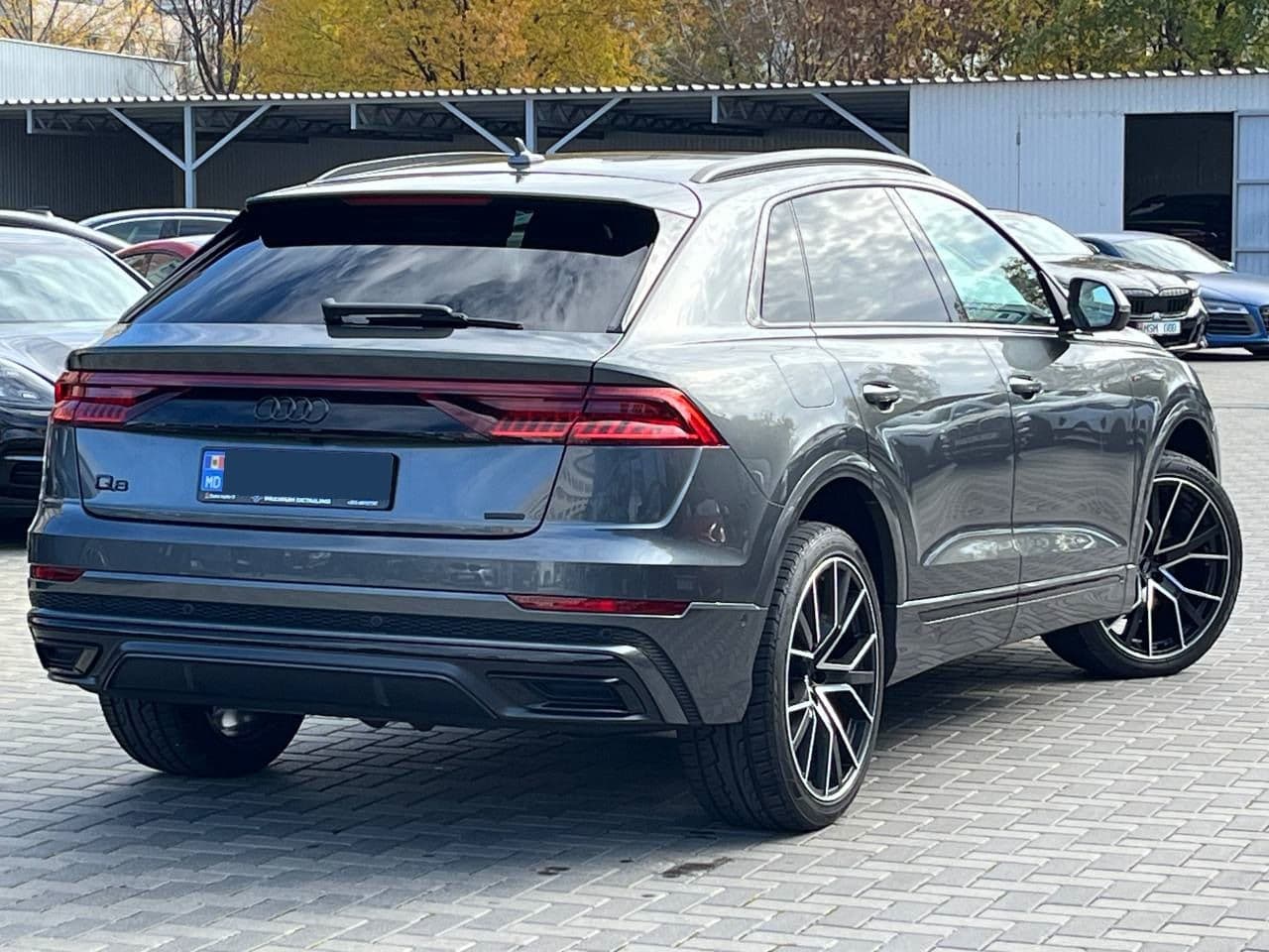 2020 Audi Q8 — Miniatură 4