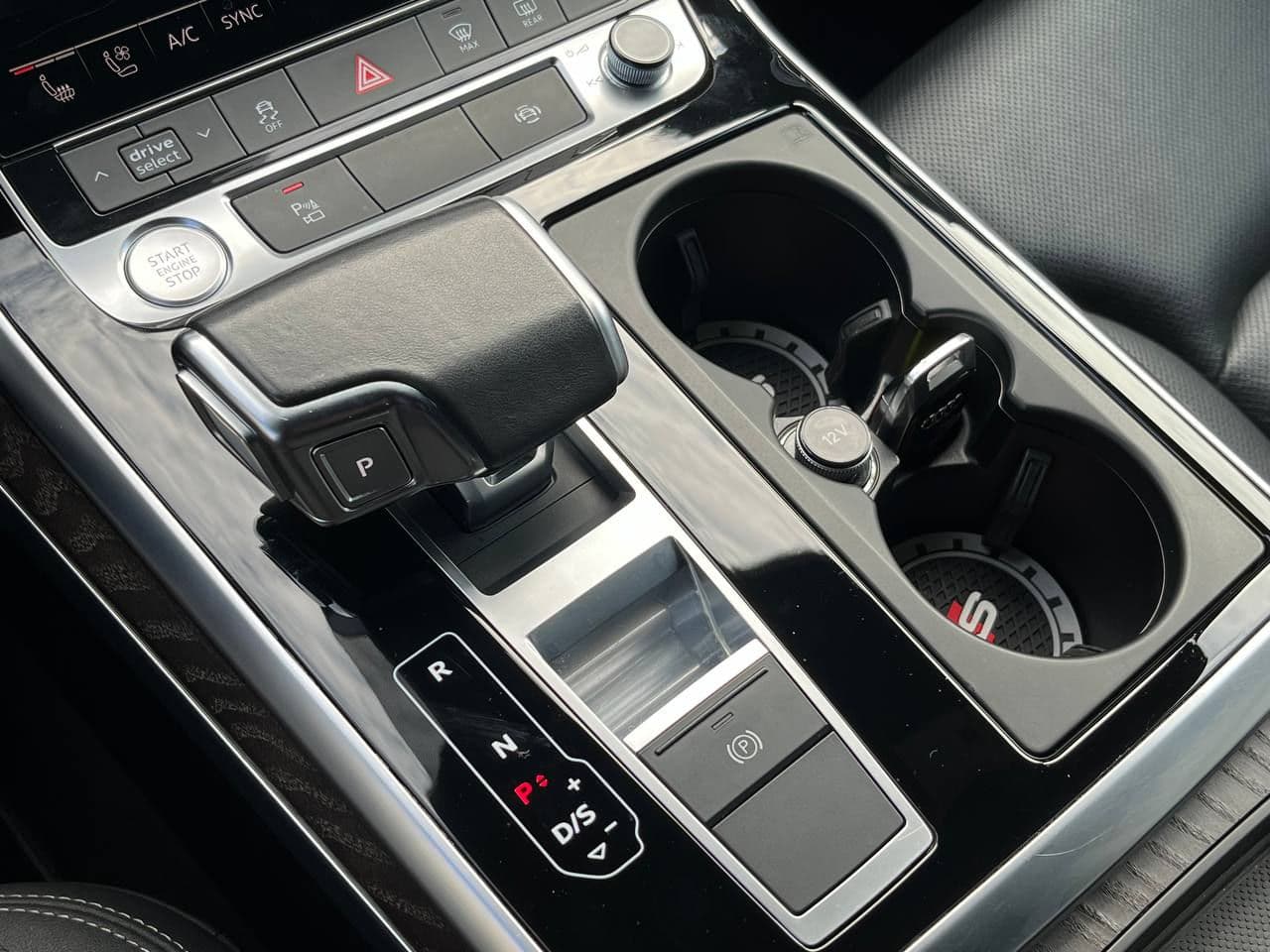 2020 Audi Q8 — Miniatură 15