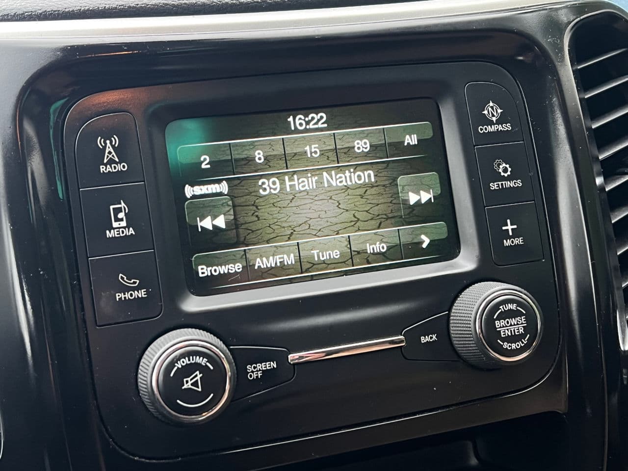 Jeep Cherokee 2014 — Миниатюра 12