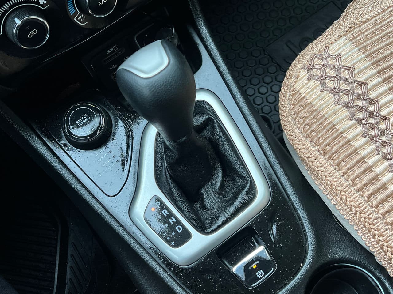 Jeep Cherokee 2014 — Миниатюра 14