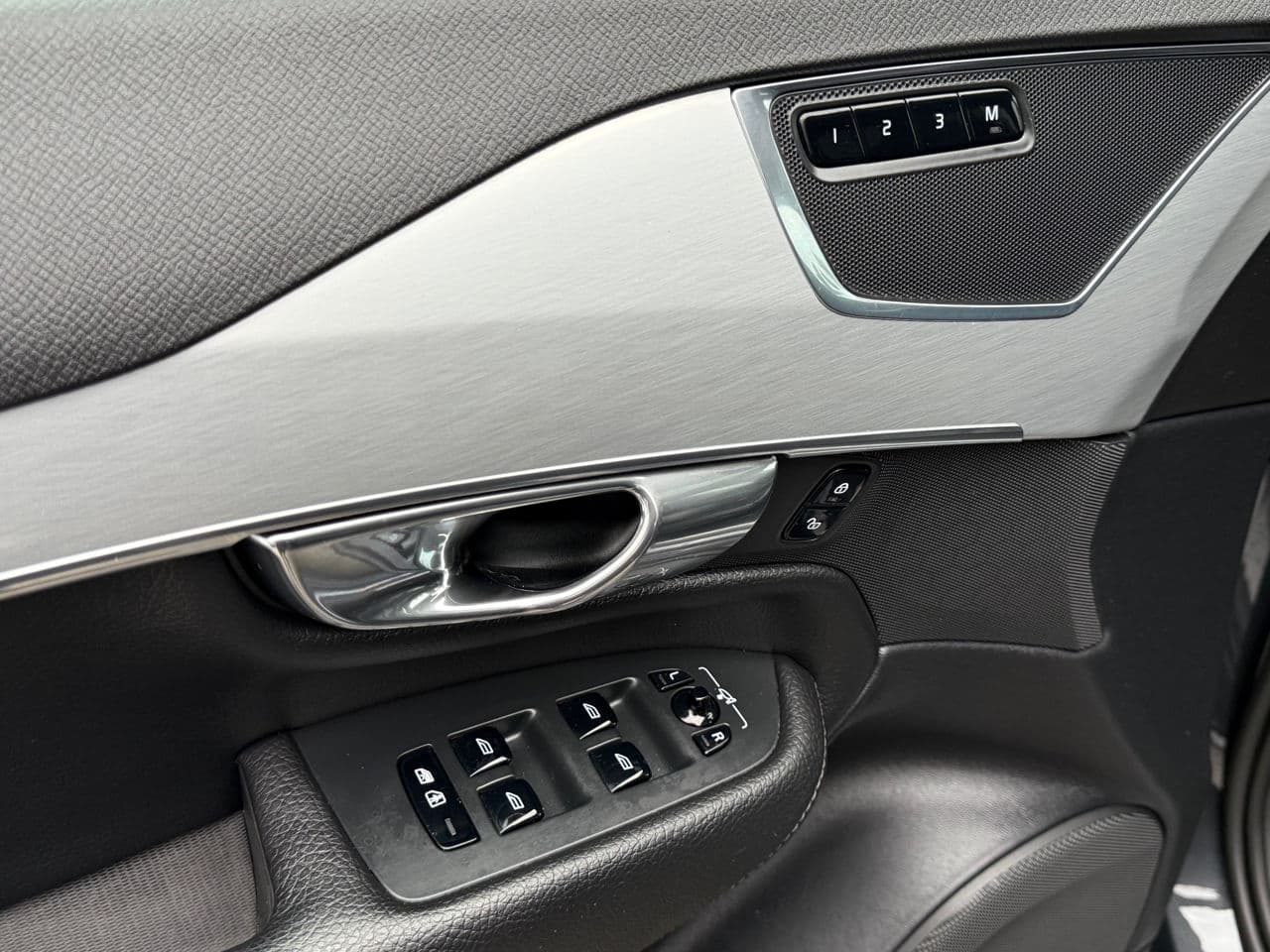 Volvo XC 90 2016 — Миниатюра 6
