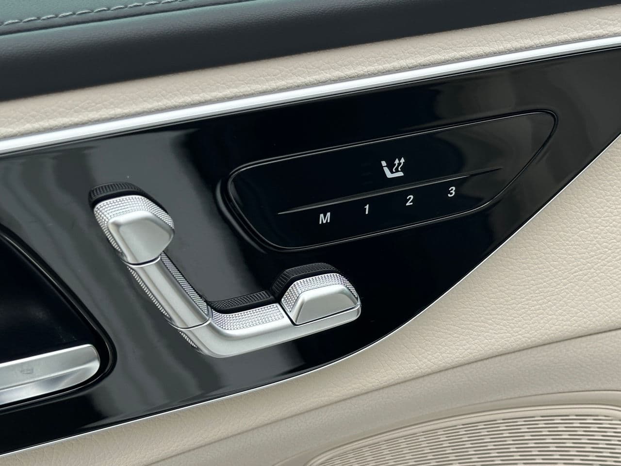 Mercedes C 180 2023 — Миниатюра 16