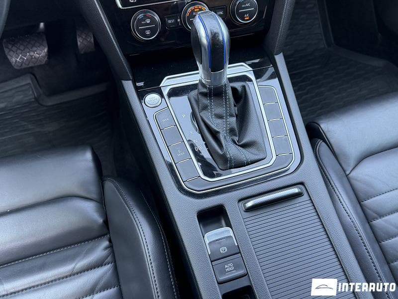 Volkswagen Passat GTE 2015 — Миниатюра 16