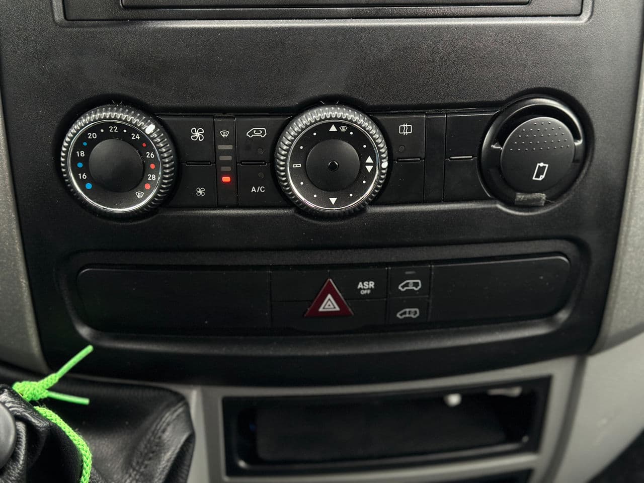 Mercedes Sprinter 2018 — Миниатюра 11