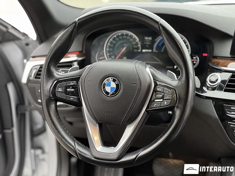 BMW 530e 2018 — Миниатюра 8