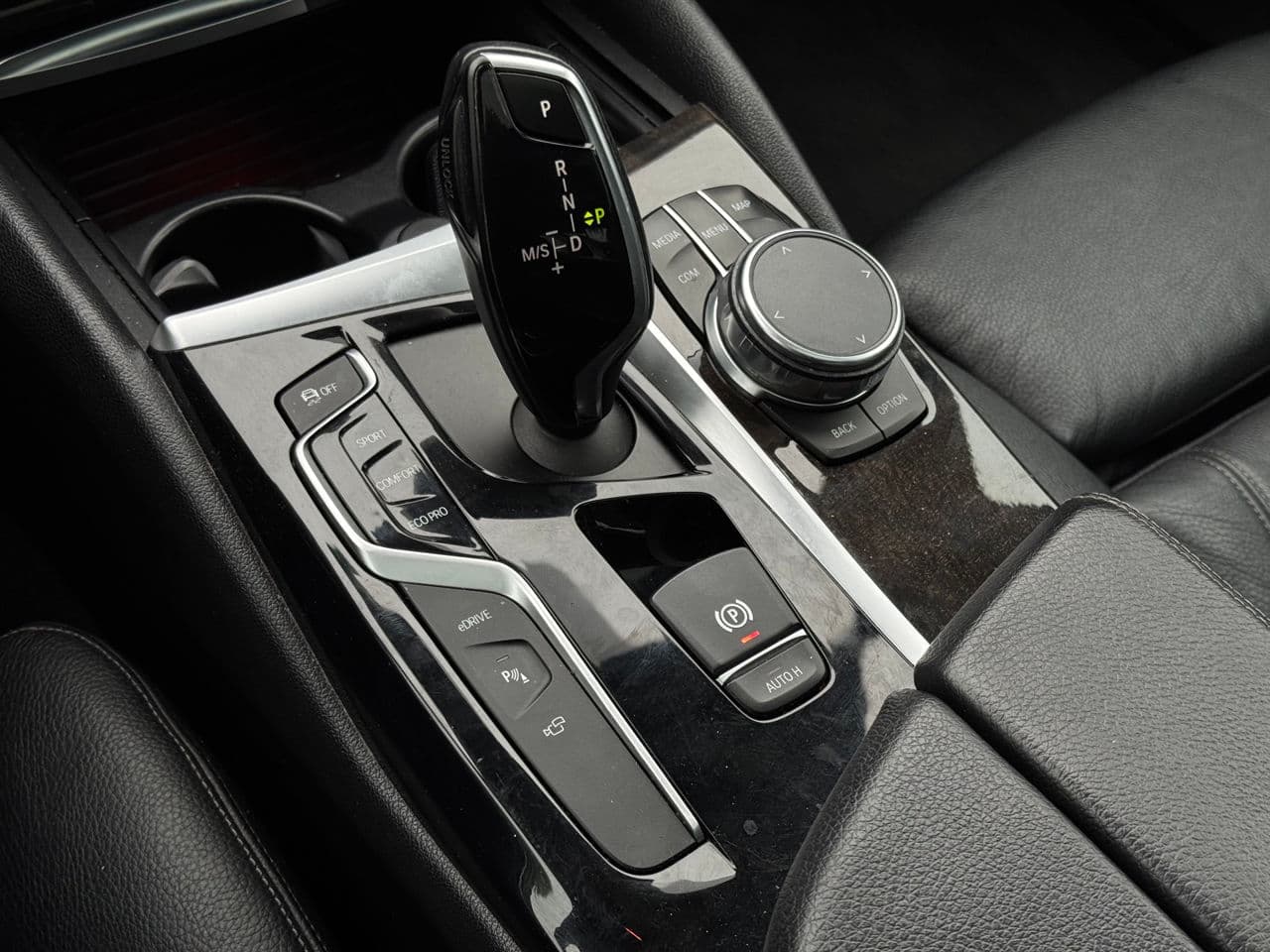 BMW 530e 2018 — Миниатюра 13