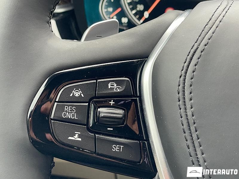 BMW 530 2017 — Миниатюра 11