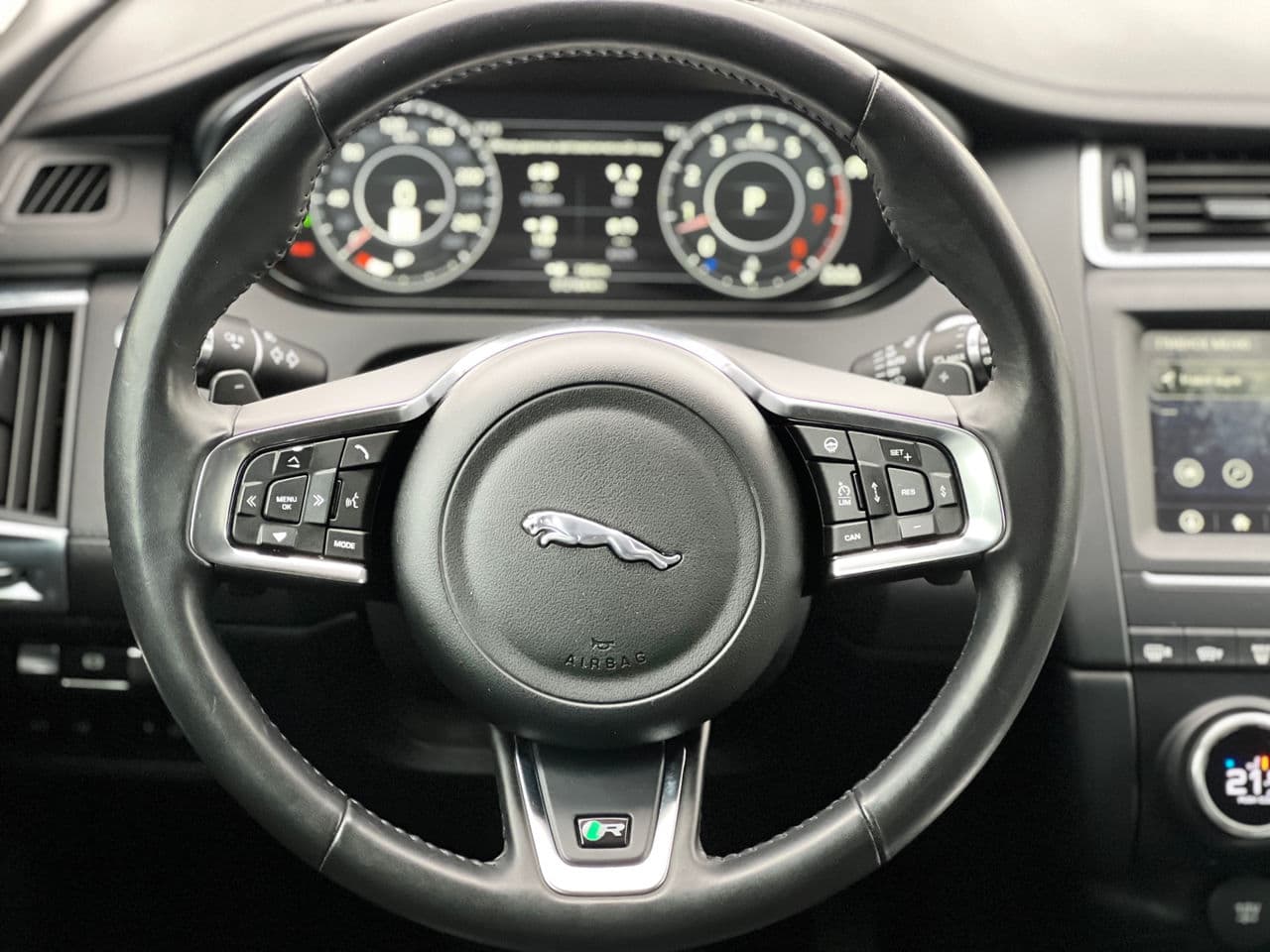 Jaguar E-Pace 2019 — Миниатюра 10