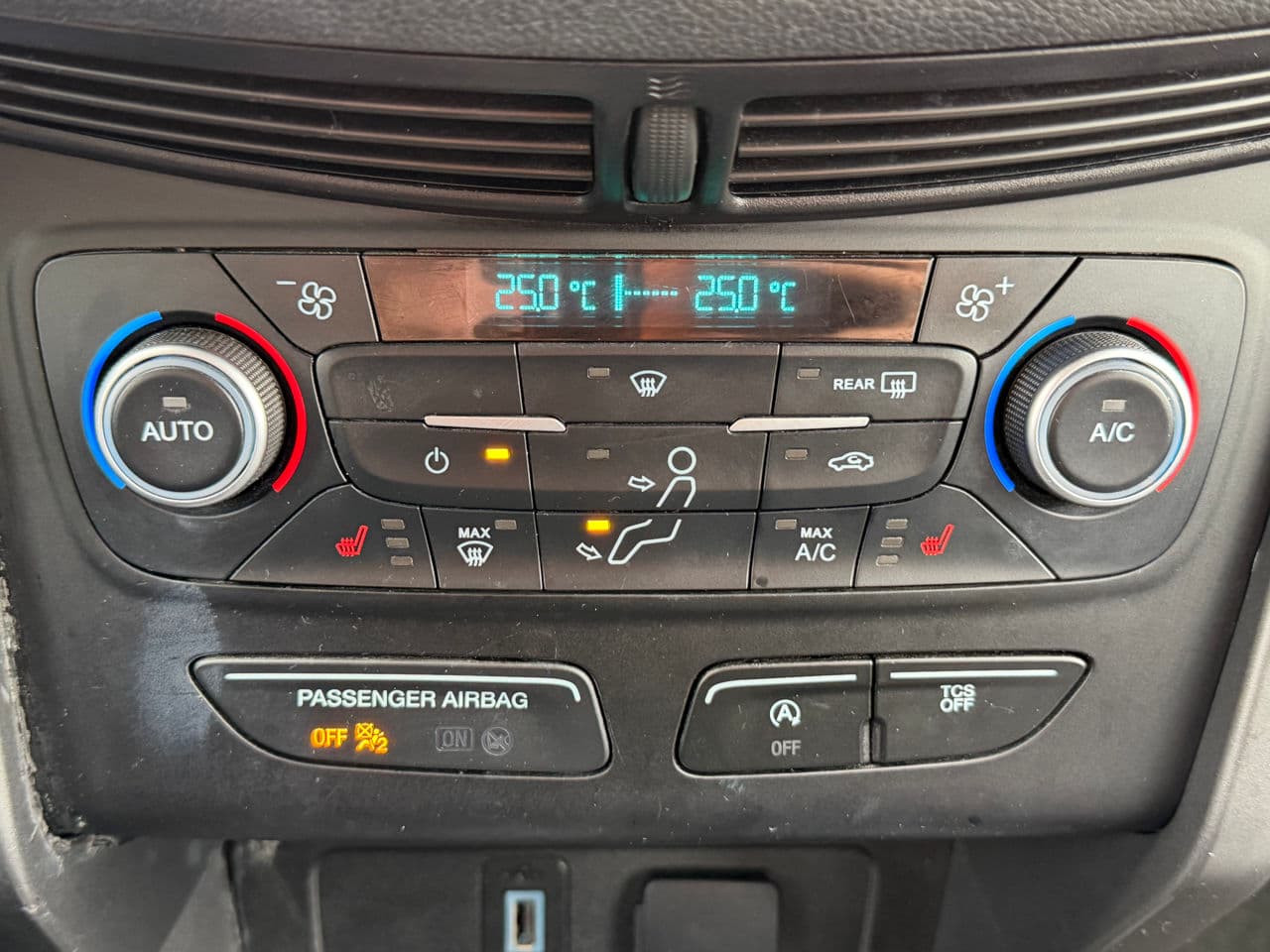 Ford Escape 2018 — Миниатюра 13