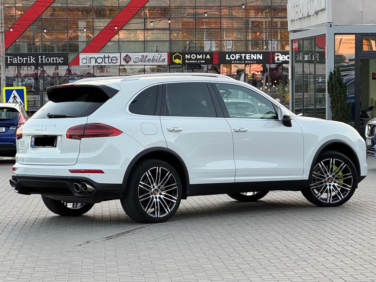 Porsche Cayenne S Hybrid 2016 — Миниатюра 3