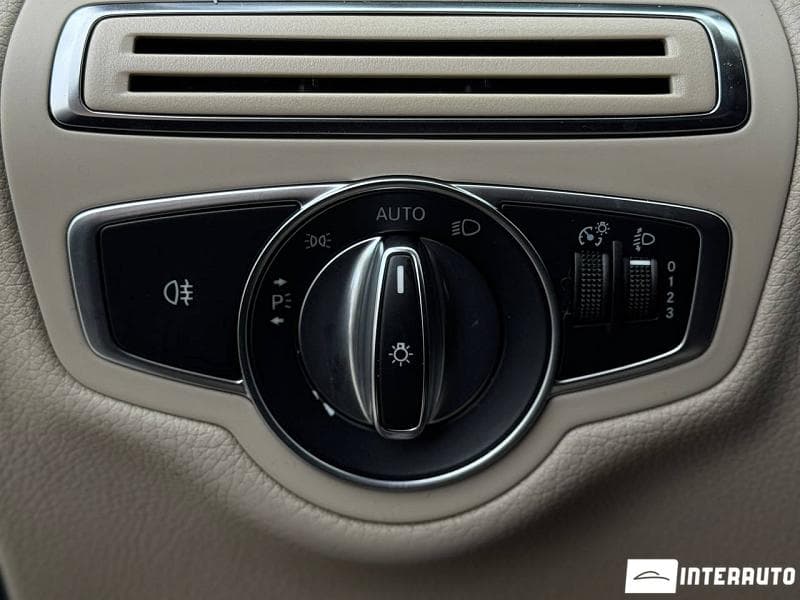 Mercedes GLC 220d 2018 — Миниатюра 18