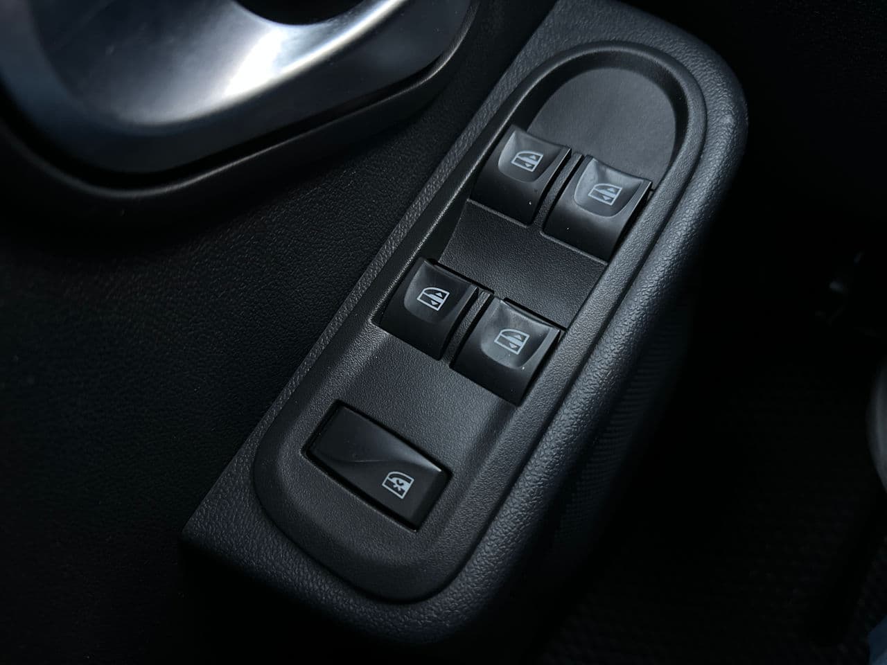 Dacia Duster 2017 — Миниатюра 6
