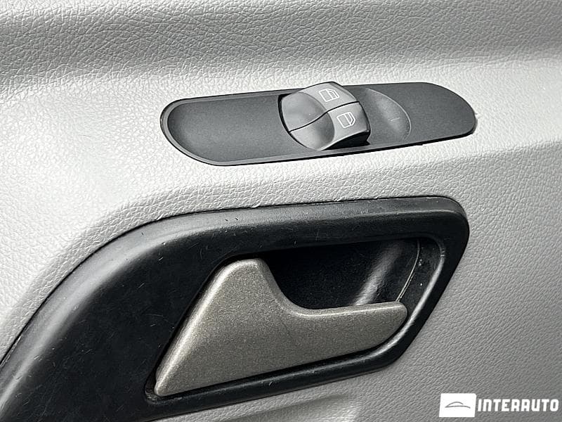 Mercedes Sprinter 2015 — Миниатюра 15