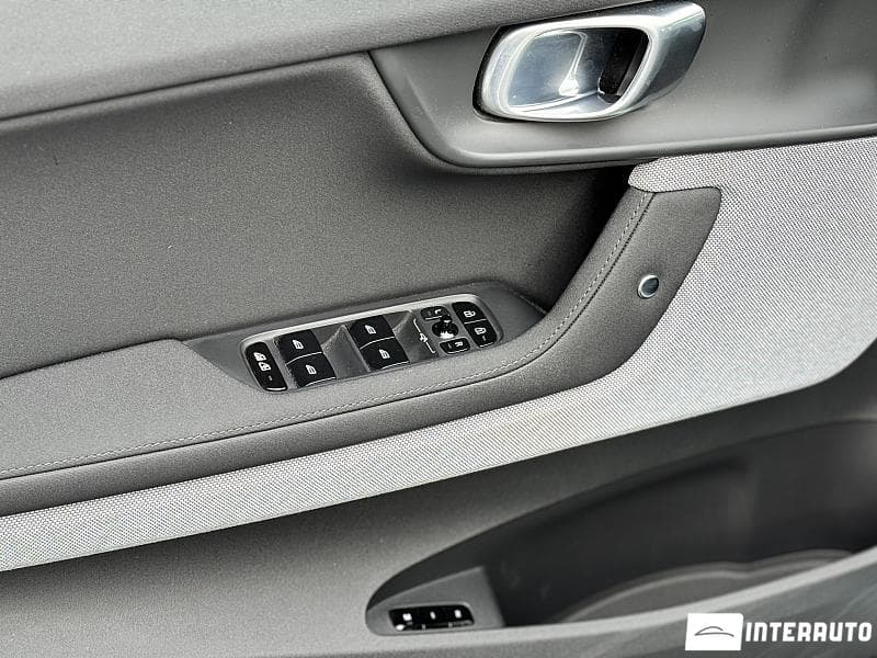 Volvo Polestar 2 2022 — Миниатюра 8