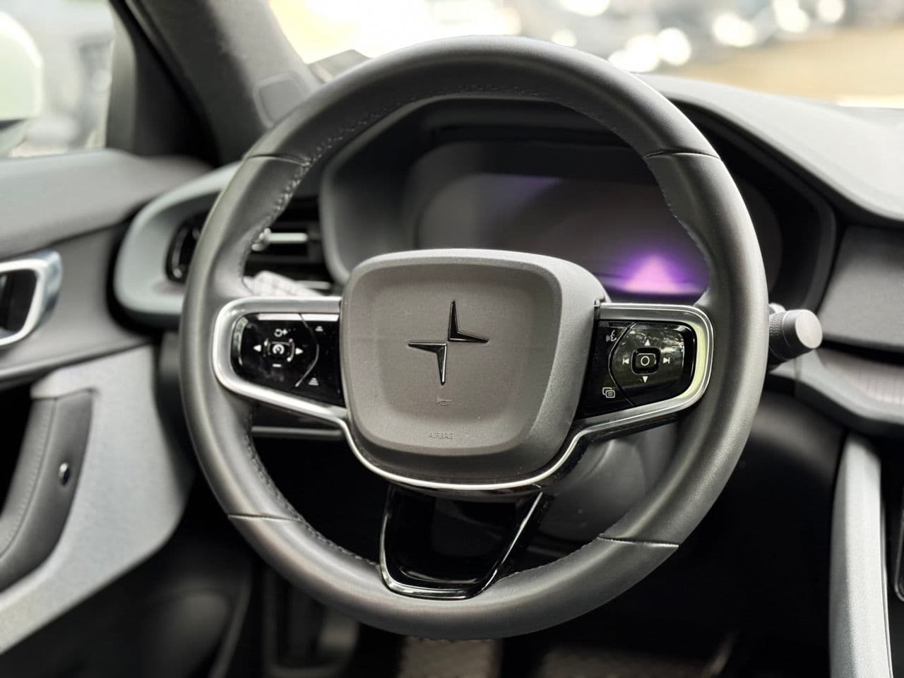 Volvo Polestar 2 2022 — Миниатюра 11