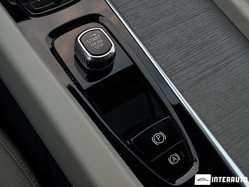 Volvo XC 60 2023 — Миниатюра 13