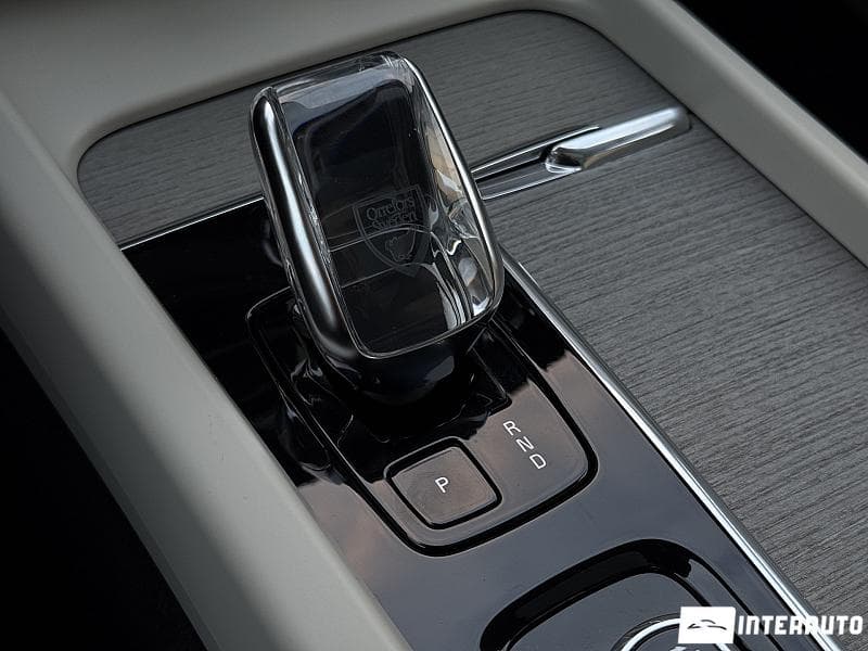 Volvo XC 60 2023 — Миниатюра 12