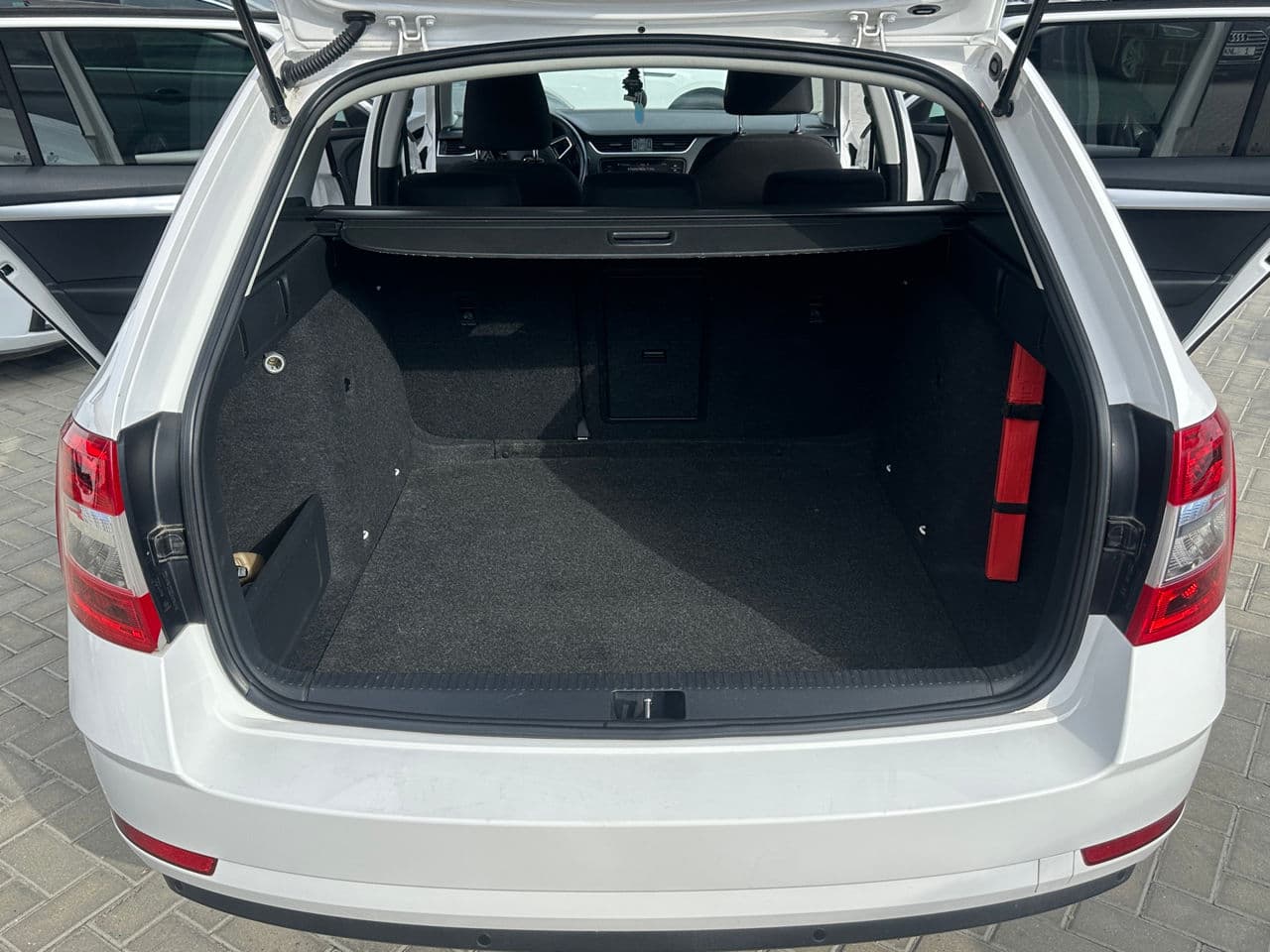 Skoda Octavia 2018 — Миниатюра 21