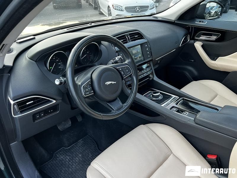 Jaguar F-Pace 2017 — Миниатюра 5