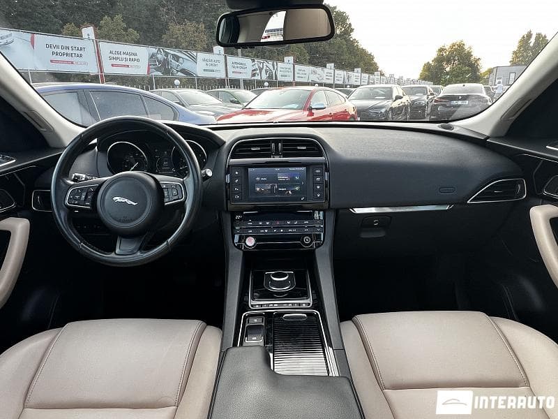 Jaguar F-Pace 2017 — Миниатюра 7