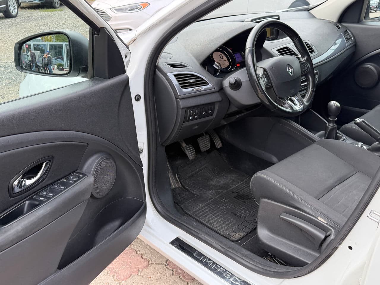2015 Renault Megane — Miniatură 5