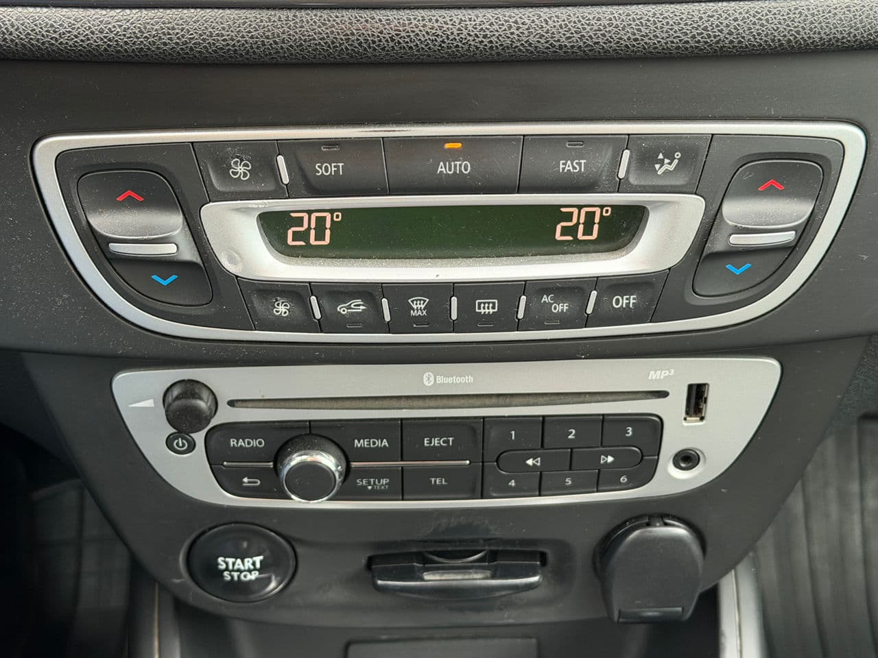 2015 Renault Megane — Miniatură 13