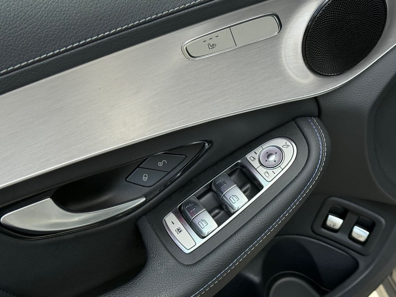 Mercedes C 300e 2021 — Миниатюра 7