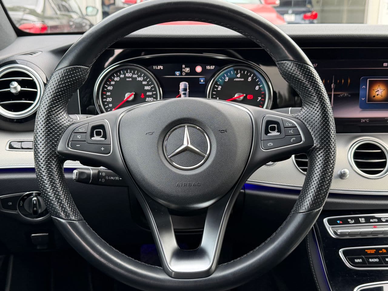 Mercedes E 200 2018 — Миниатюра 13
