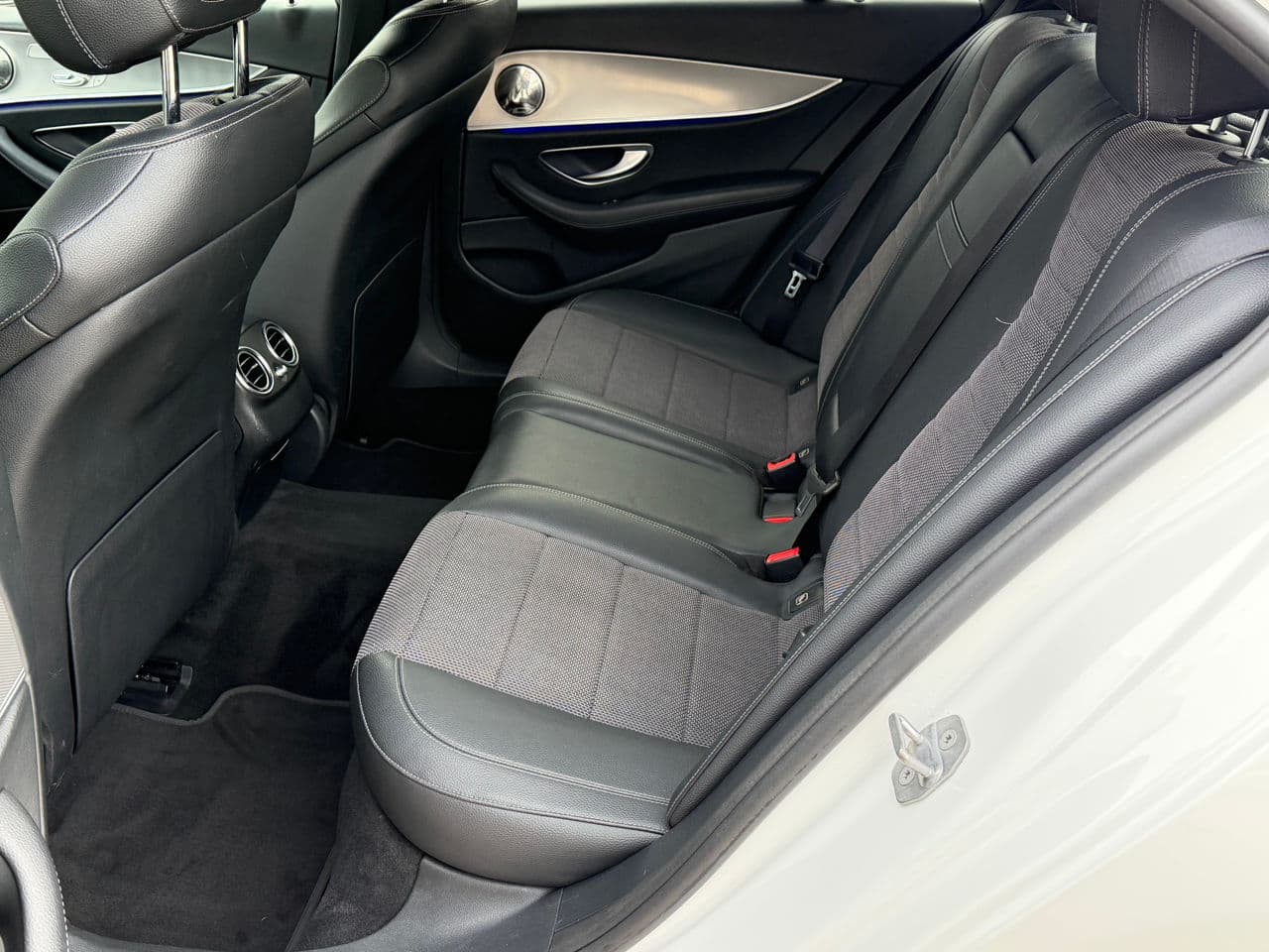 Mercedes E 200 2018 — Миниатюра 20