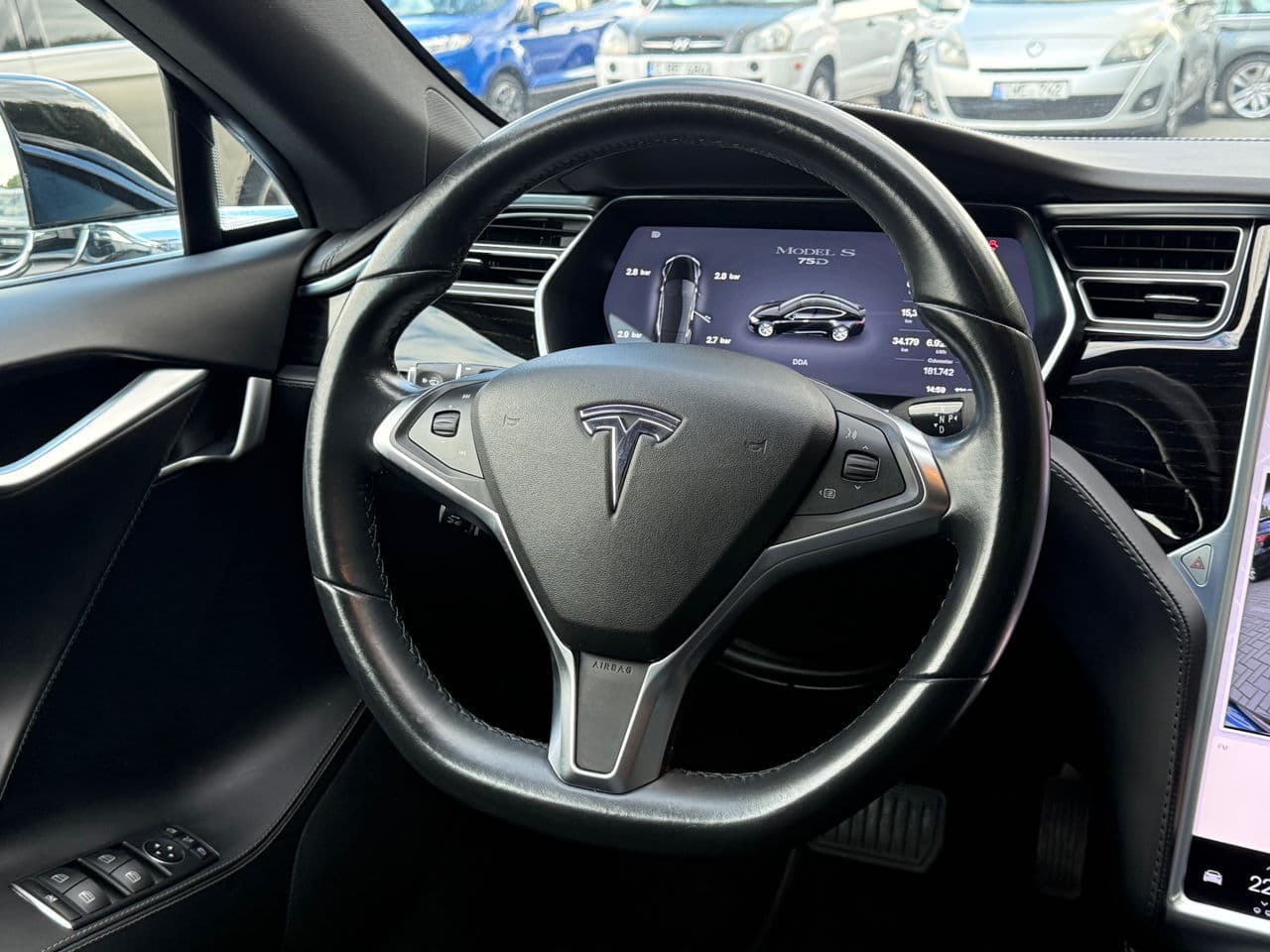 Tesla Model S 2018 — Миниатюра 9
