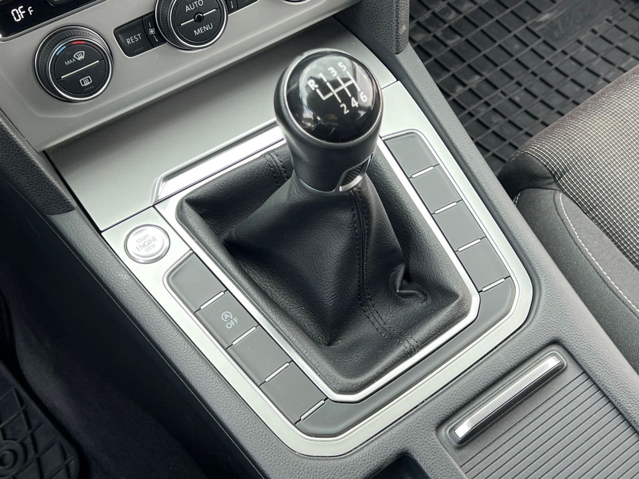 Volkswagen Passat 2018 — Миниатюра 11