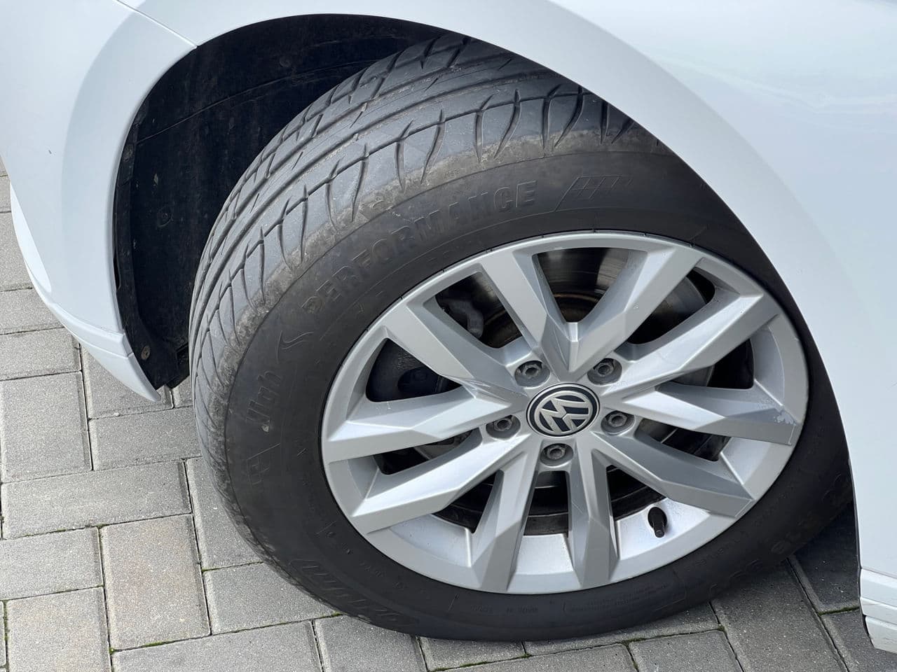 Volkswagen Passat 2018 — Миниатюра 16