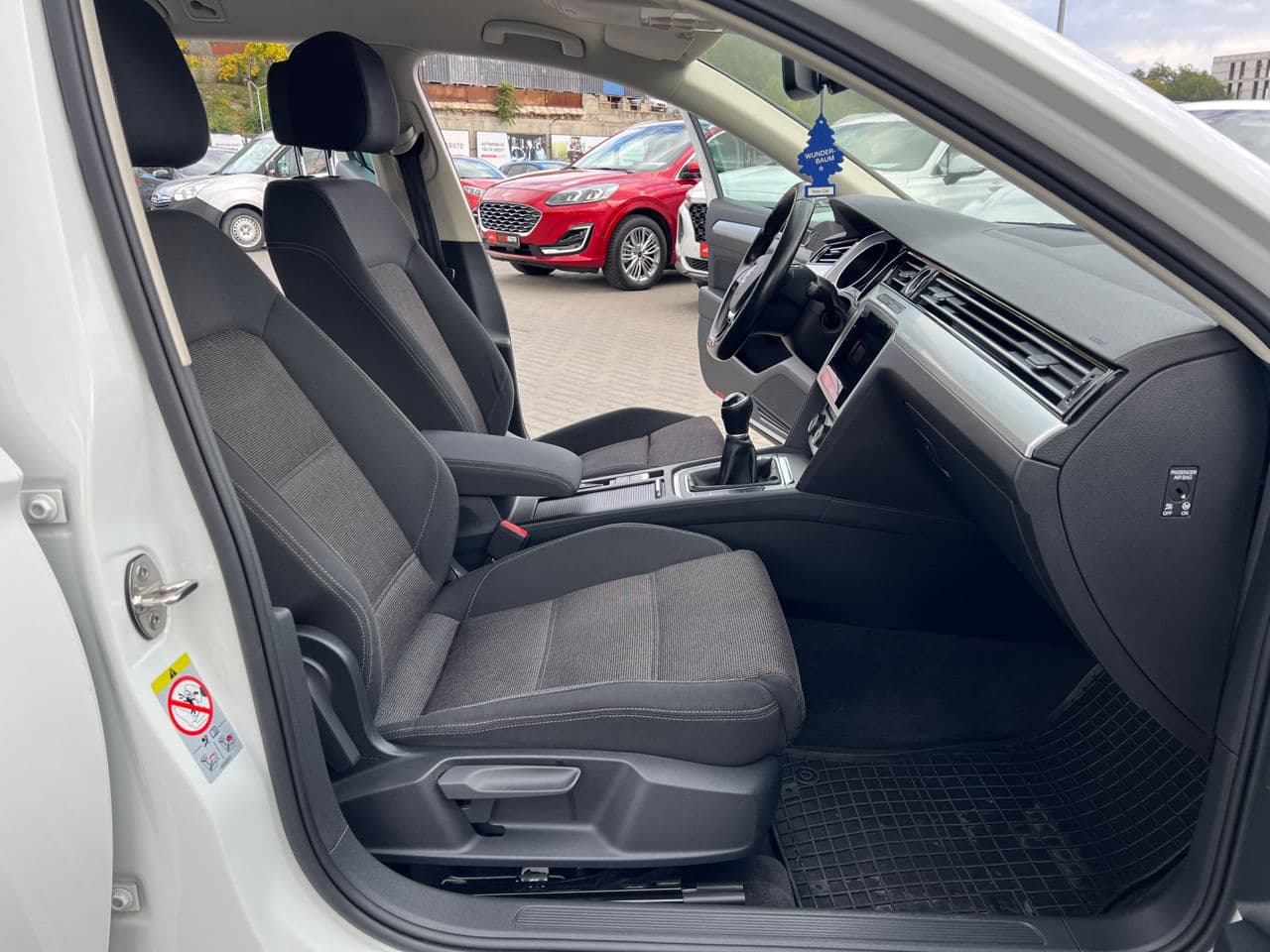 Volkswagen Passat 2018 — Миниатюра 15