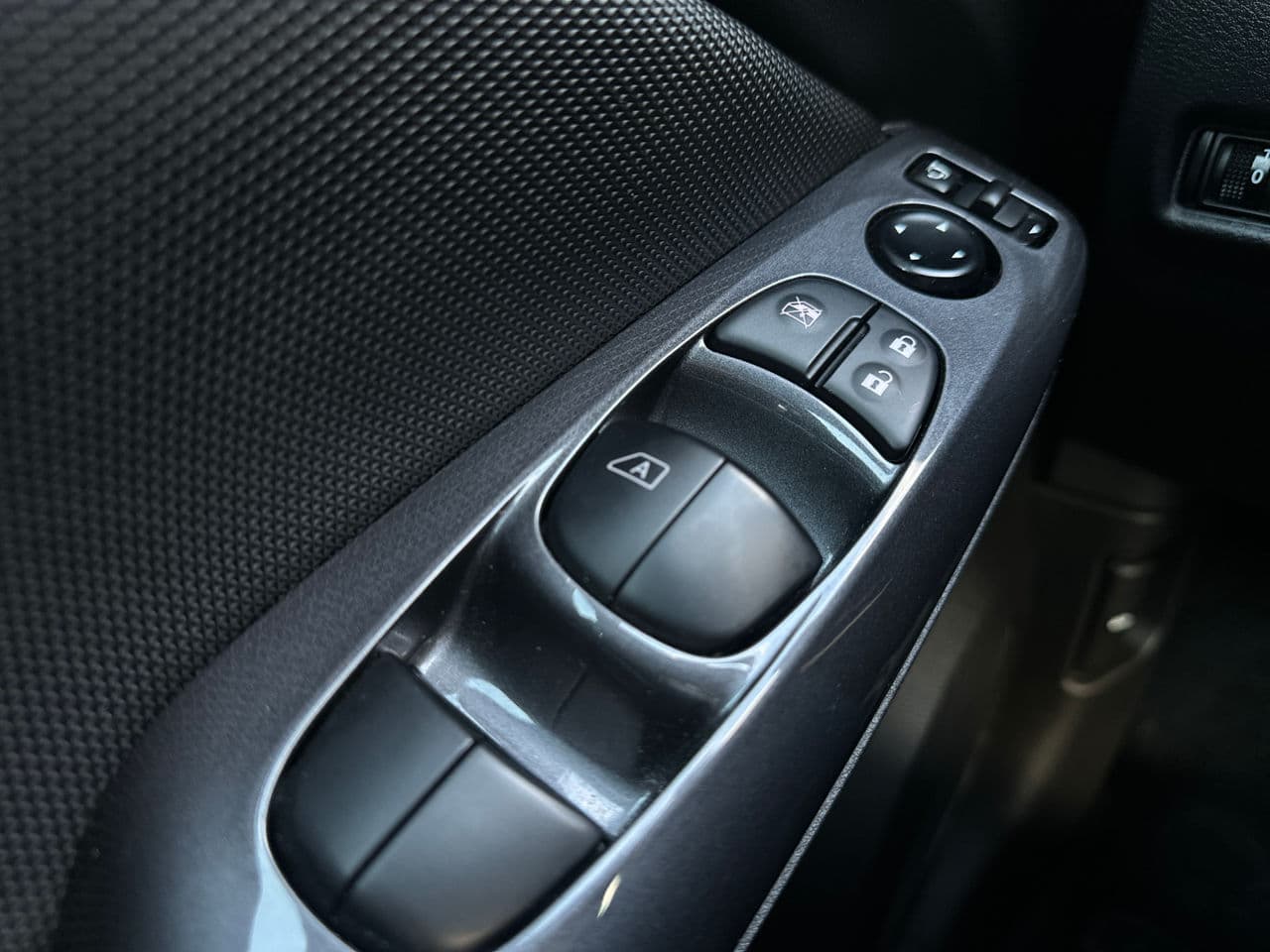 Nissan Juke 2024 — Миниатюра 7