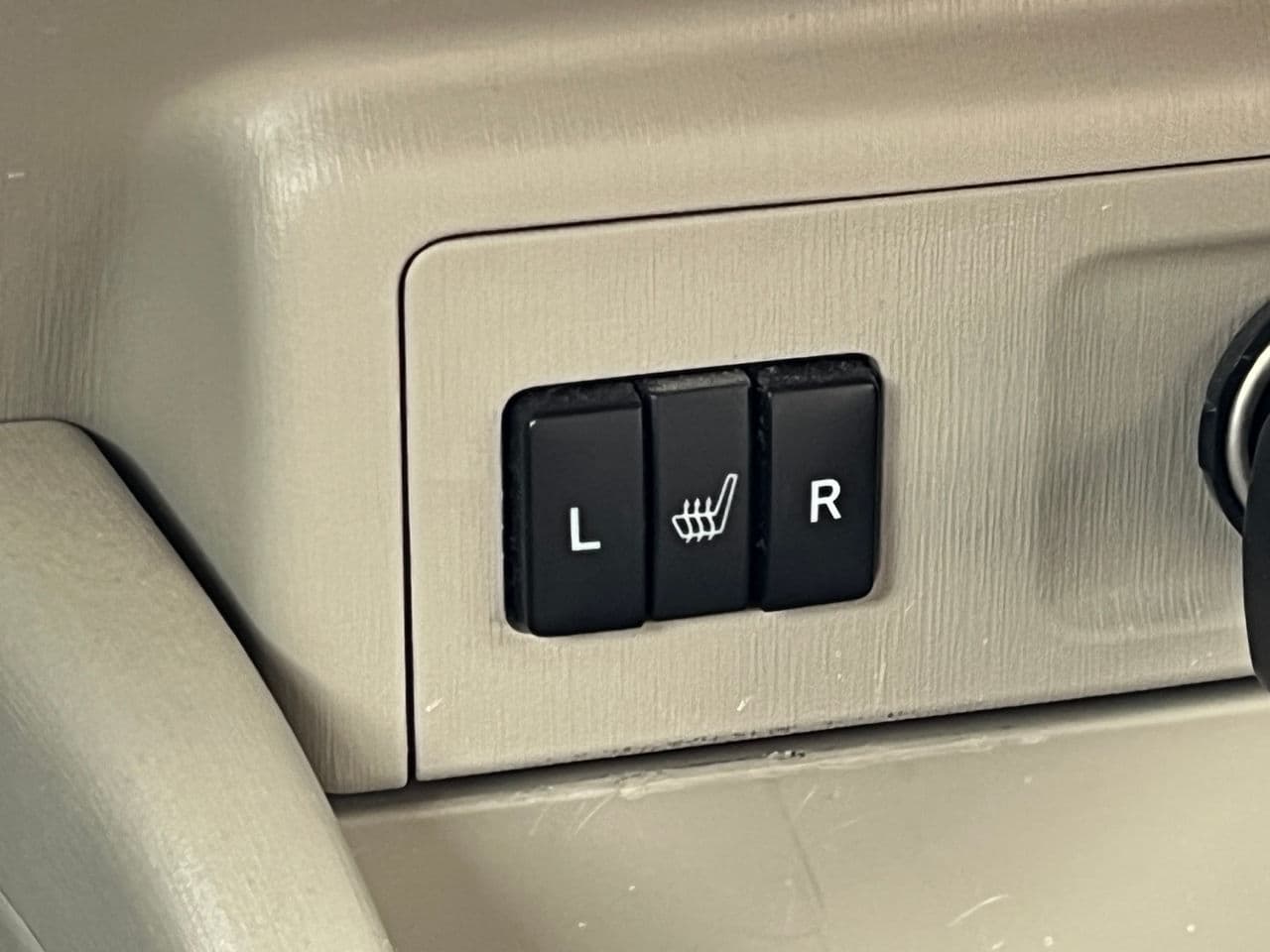 Toyota Prius Plus / V 2016 — Миниатюра 11