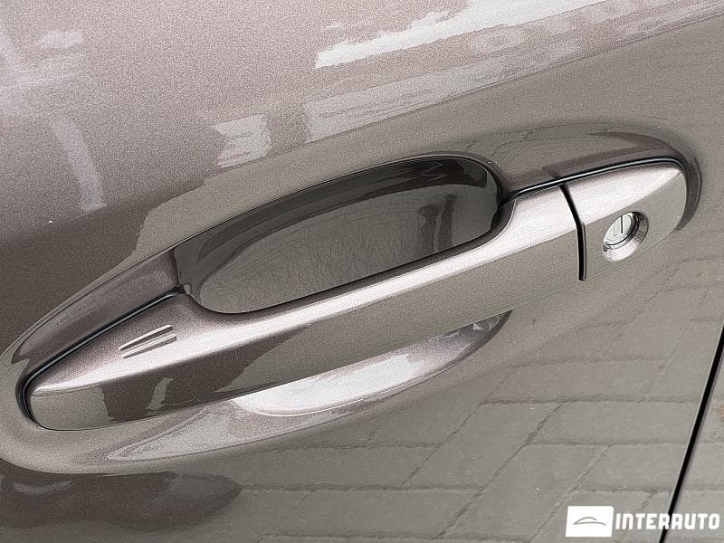 Toyota Prius Plus / V 2016 — Миниатюра 18