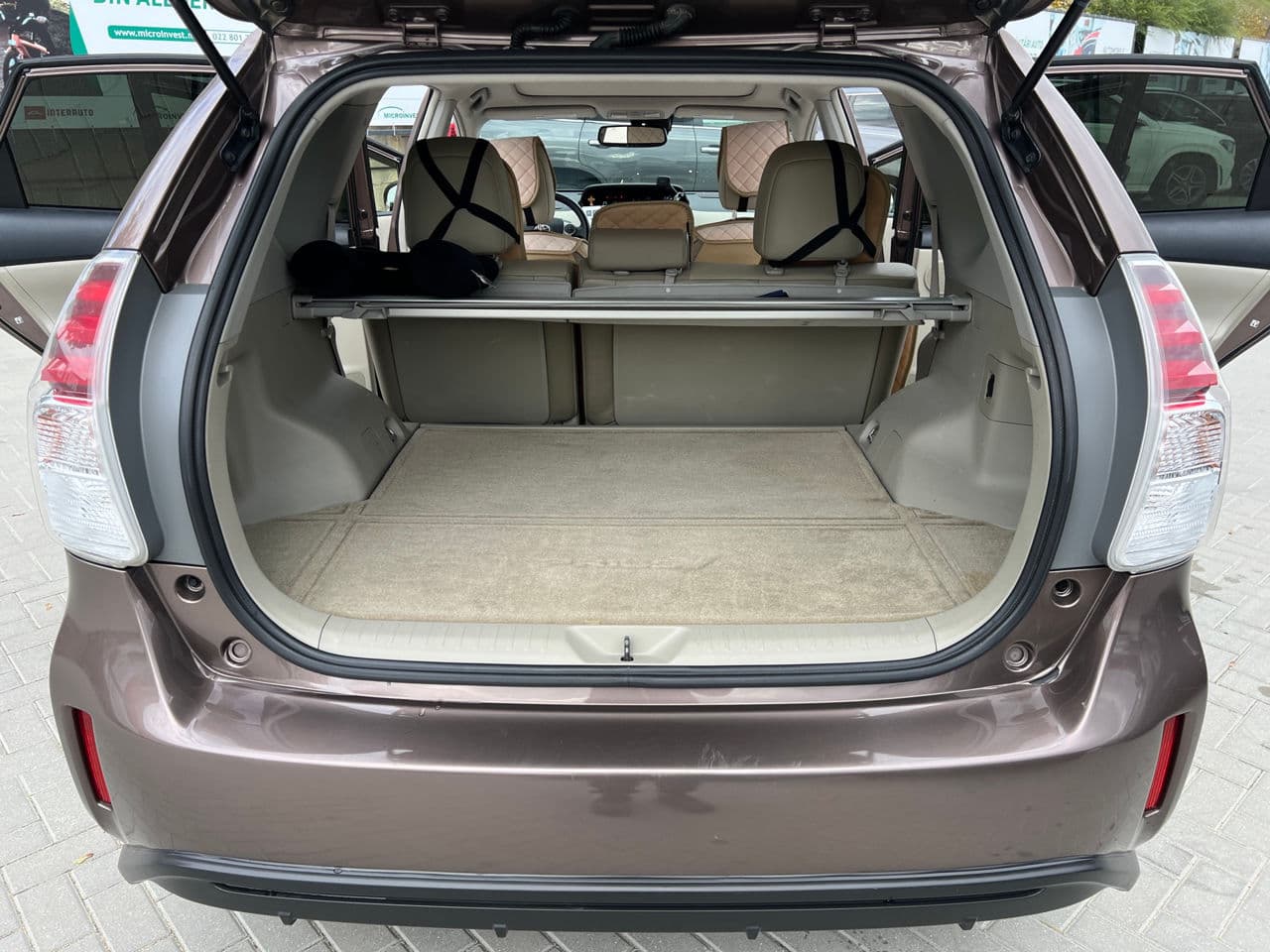 Toyota Prius Plus / V 2016 — Миниатюра 22