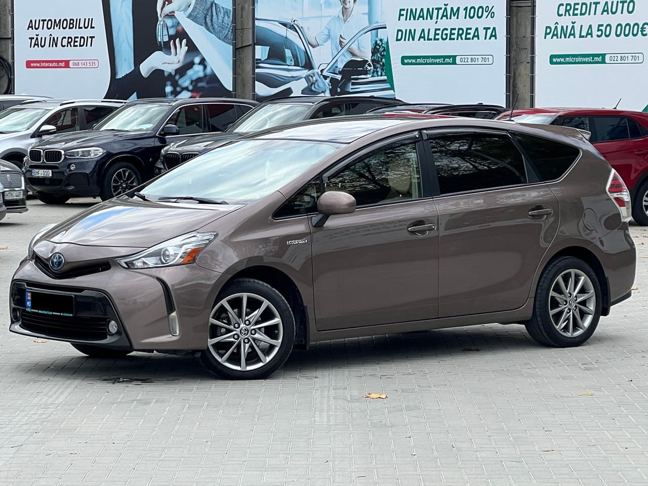 Toyota Prius Plus / V 2016 — Миниатюра 2